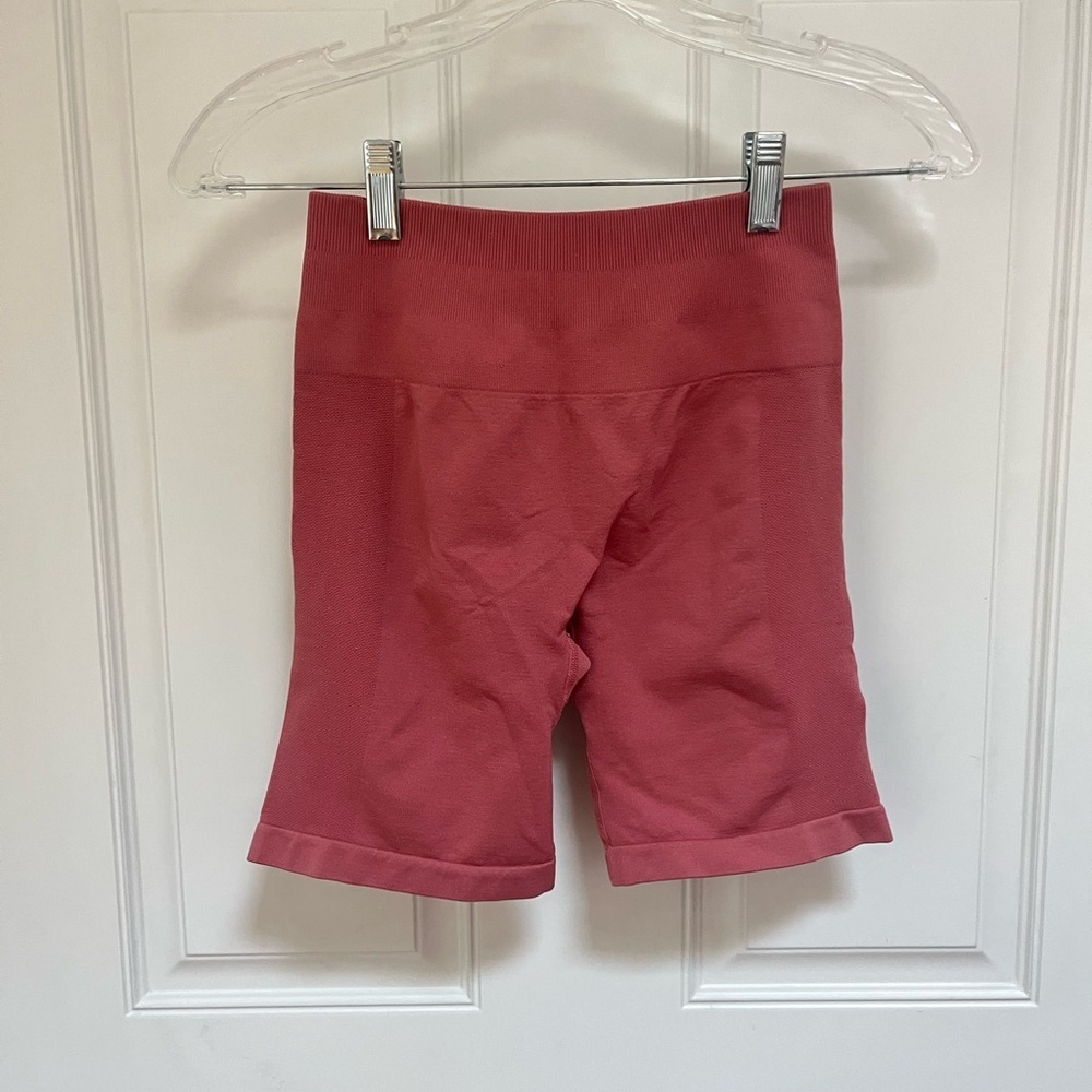 Aurola pink biker compression shorts with scrunch size‎ medium pink